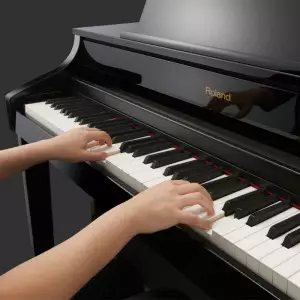 مقایسه پیانو آکوستیک و دیجیتال